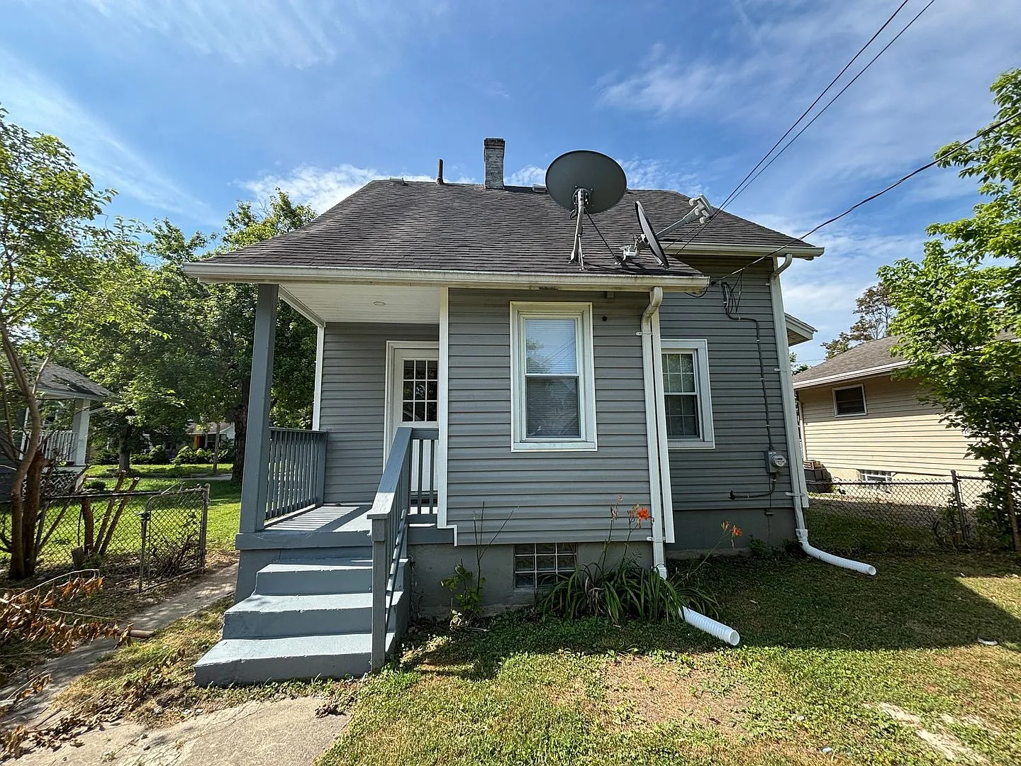 **Available Now** 229 Bellaire Ave 2BR/1BA (Dayton) — Photo 3