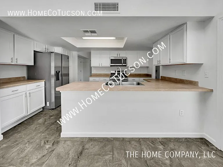 10002 E Stella Rd — Photo 12