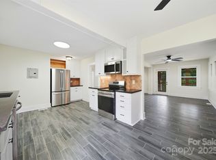 1234 11th St NW, Hickory, NC 28601