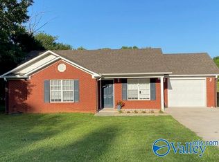 243 Laid Back Ln, Hazel Green, AL 35750