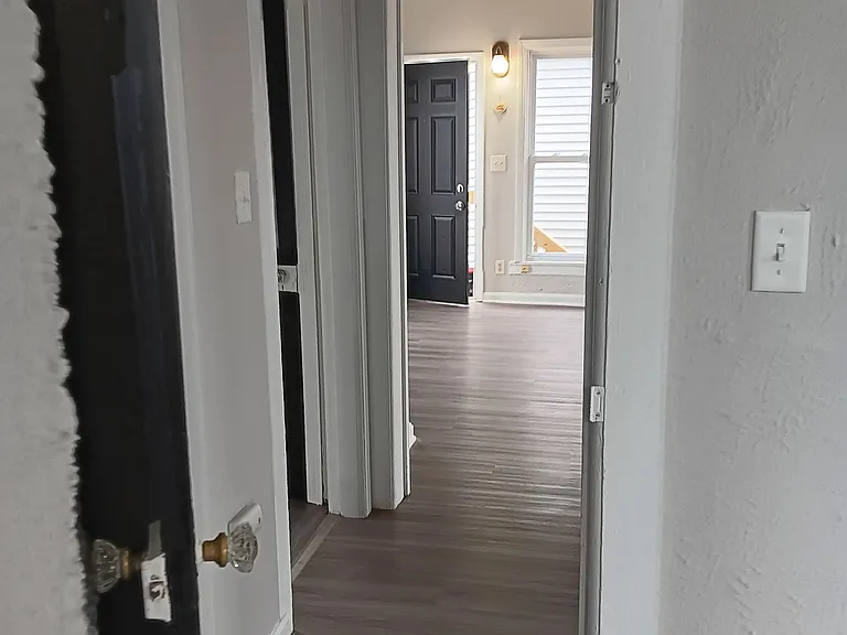 927 Ontario St — Photo 2