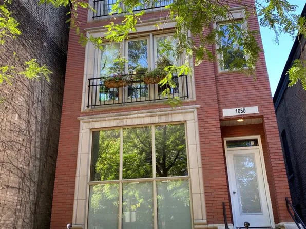 1050 N Marshfield Ave #2, Chicago, IL 60622
