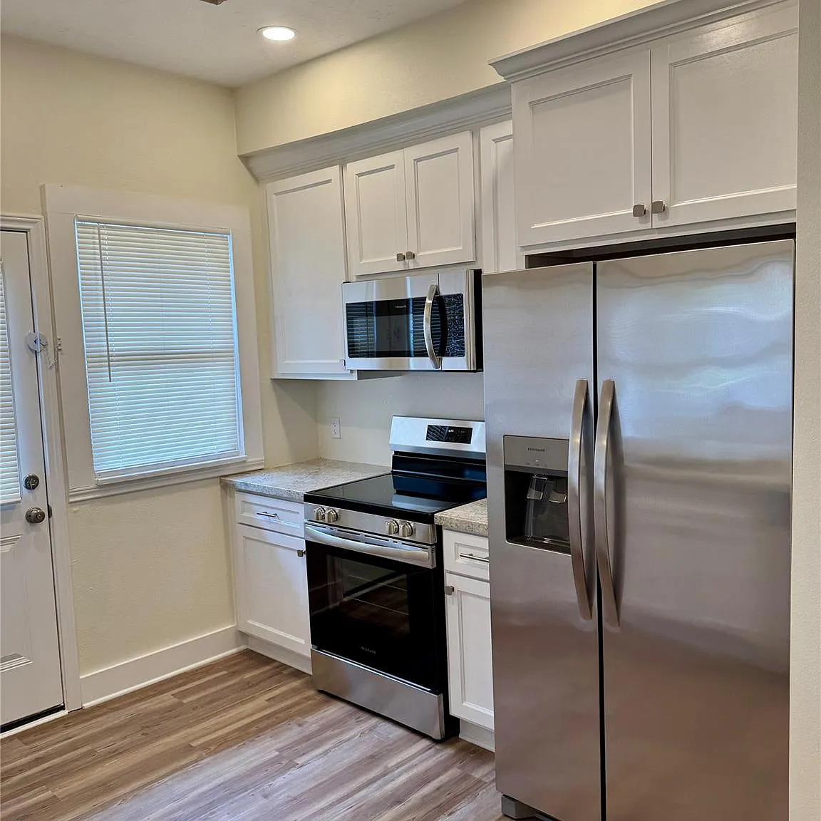1 bed, 1.0 bath, 777 sqft, $1,295 — Photo 4