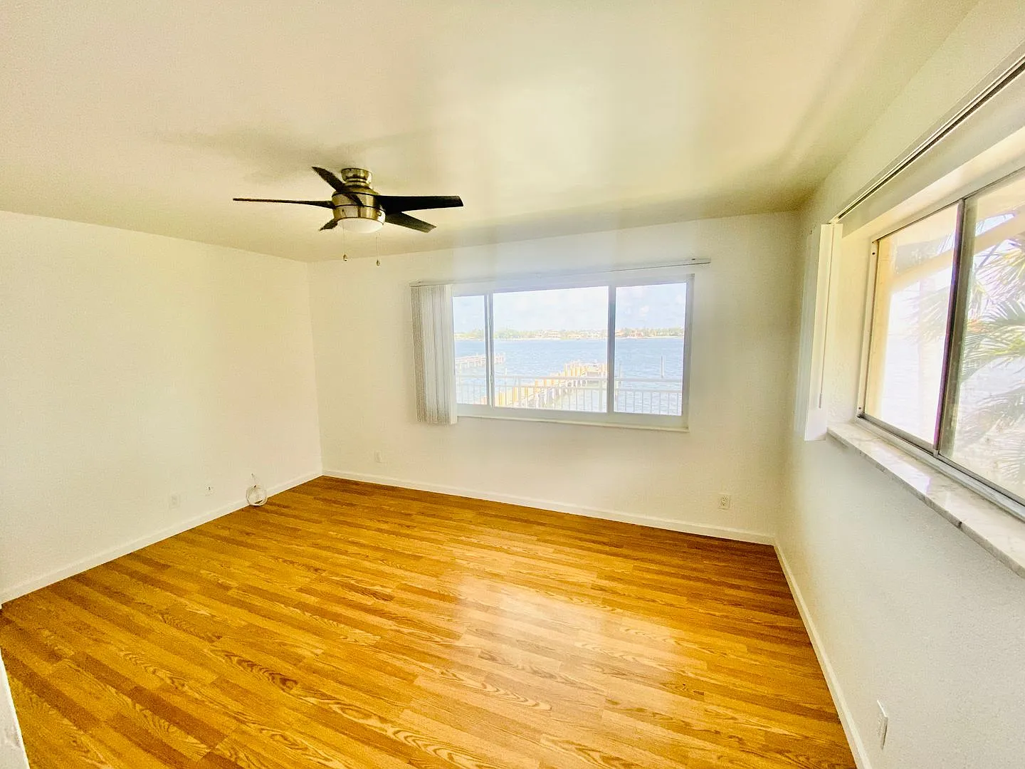 Lantana Cove Apts — Photo 2