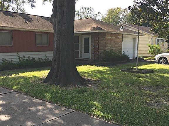 4th image of 1202 Pauline Ave