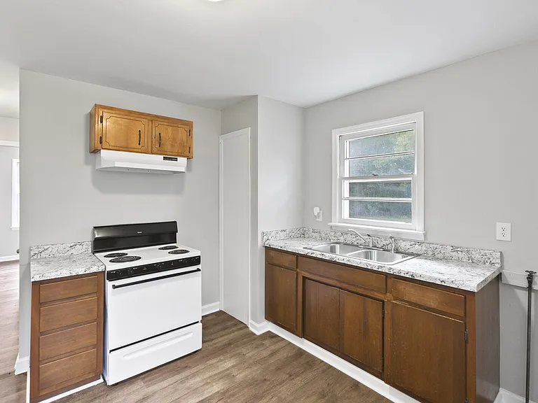 1004 S Mabel St — Photo 6