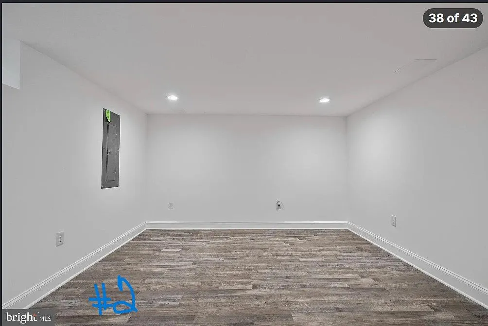 500 N Lakewood Bedroom — Photo 1