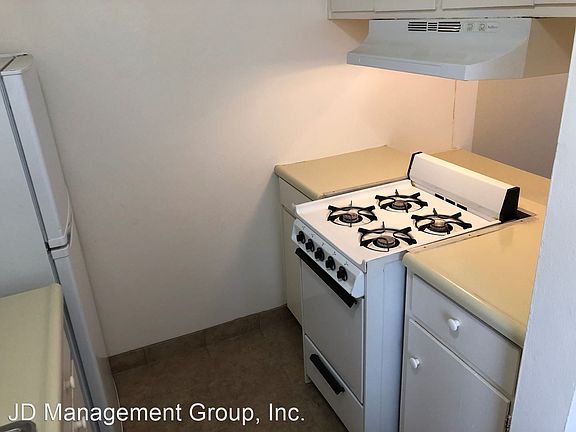 3rd image of 1230 Brookside Dr APT 4