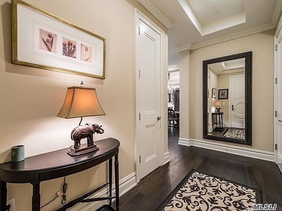 4th image of 2000 Royal Ct #2112