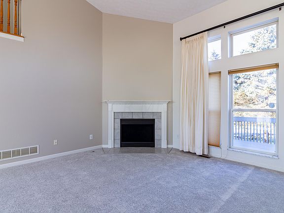 4th image of 251 Brownstone Ct