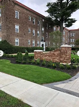 Kensington Court Apartments — Photo 11