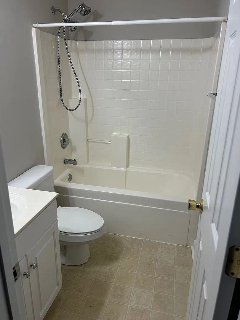 Room in 3 Bedroom Home at Bells Knox Rd — Photo 1