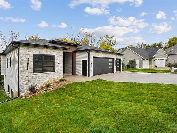 2nd image of 3931 Windfall Dr NW