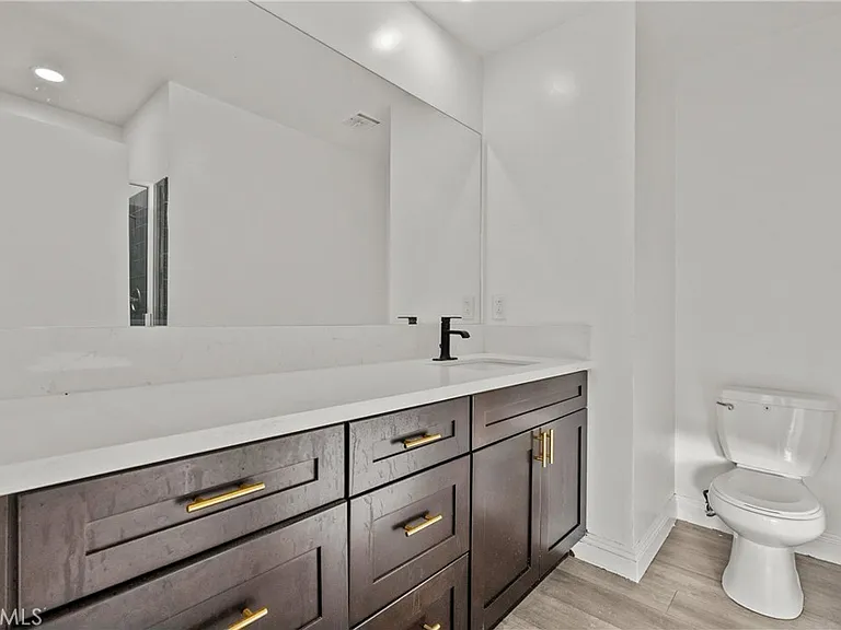 9724 Bothwell Rd — Photo 20