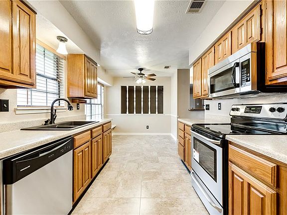 3rd image of 253 Bellwood Dr