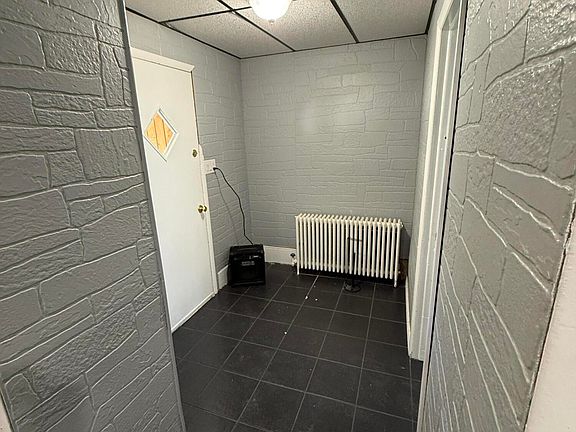 3rd image of 625 Arthur St