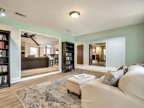 5th image of 4203 Country Brook Dr