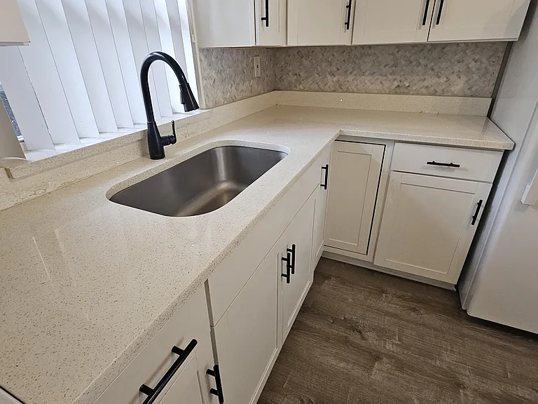 425 Ardmore Rd #3 — Photo 5