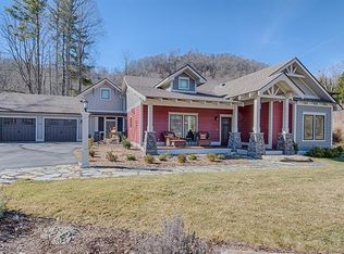 118 Burlington Ave, Waynesville, NC 28785