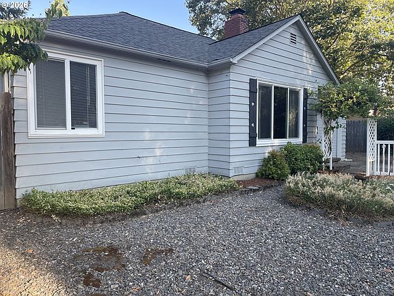 3rd image of 766 W Union St