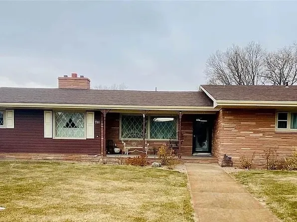 711 Elmwood Dr, Ogallala, NE 69153