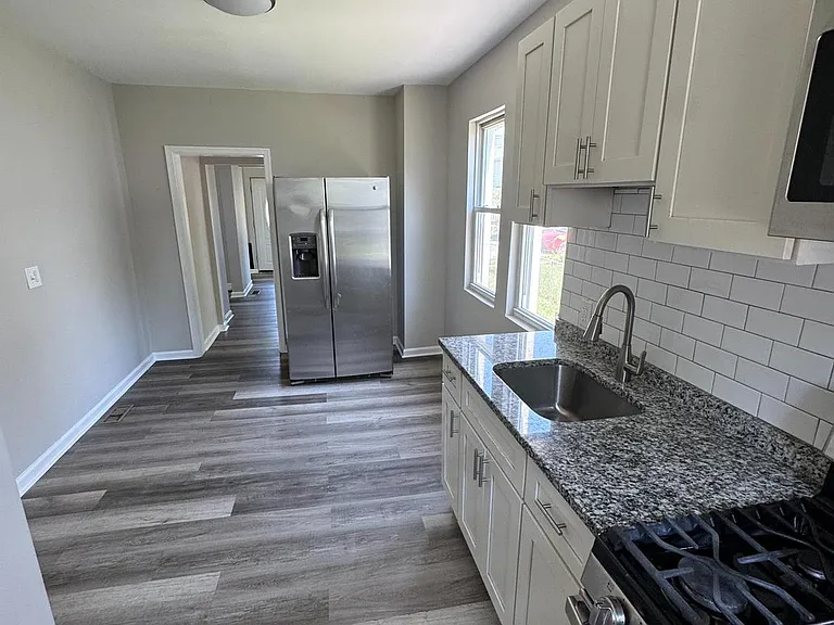 105 Williams Ave — Photo 6