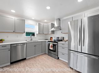 902 S 84th St, Tacoma, WA 98444