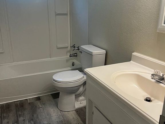5th image of 172 Columbia Way #D