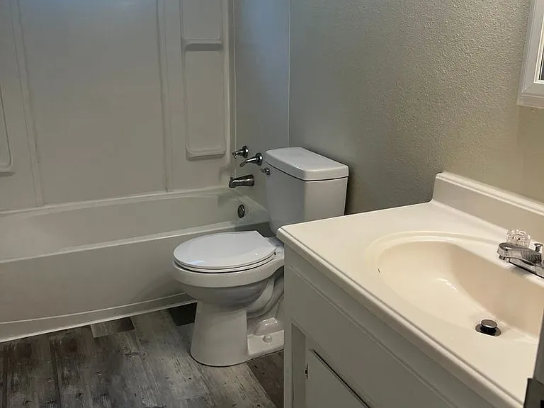 172 Columbia Way — Photo 5