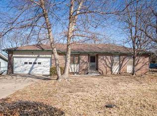 700 Elling Dr, Manhattan, KS 66502