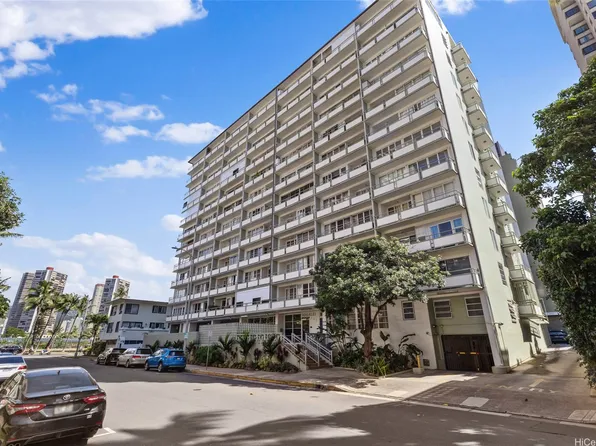 445 Kaiolu St APT 214, Honolulu, HI 96815