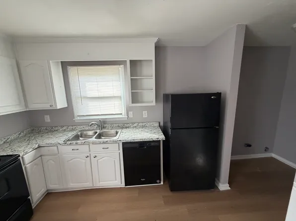 1008 Afternoon Ct, Charlotte, NC 28216