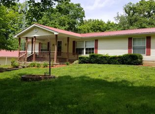 13074 E Oakton Rd, Mount Vernon, IL 62864