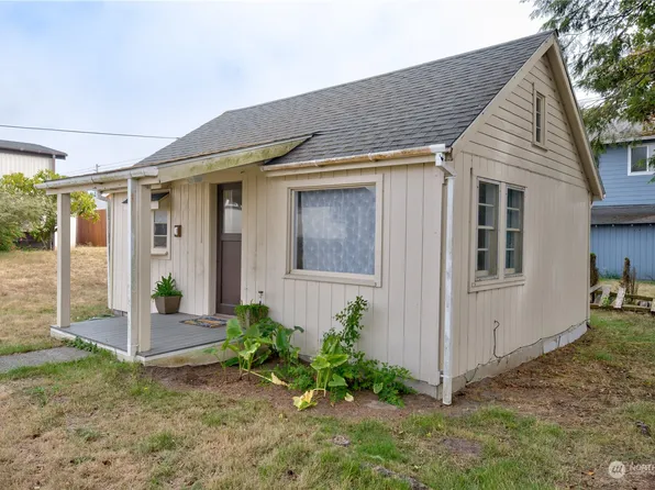 307 9th Street SE, Long Beach, WA 98631