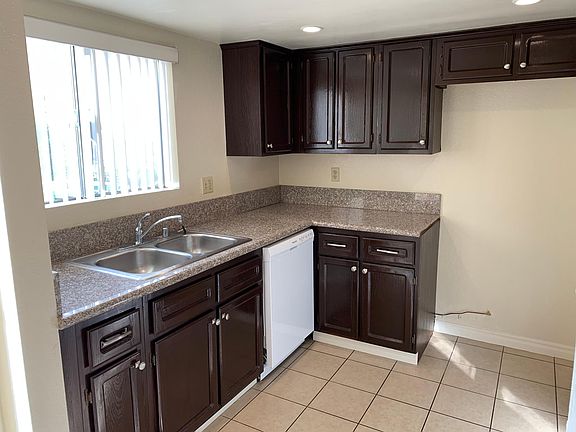 2nd image of 340 W Wilson Ave APT 8