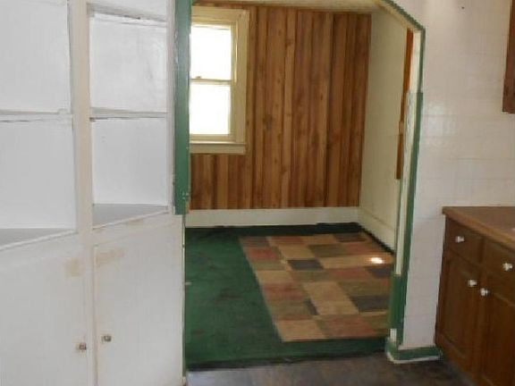 5th image of 5111 Plainfield Ave