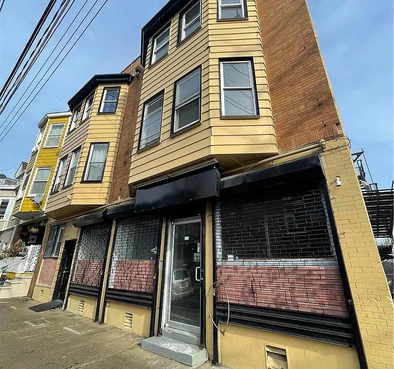 501 N Front St #2B