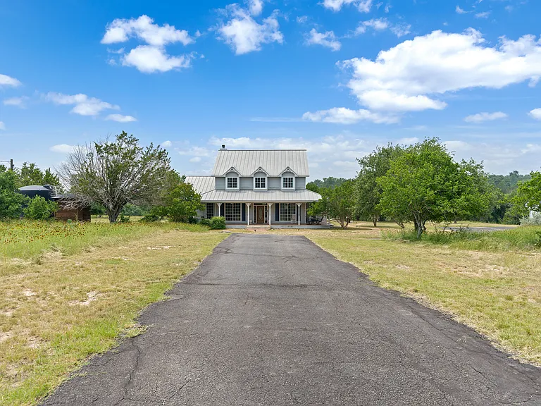 103 Saddle View Dr — Photo 2