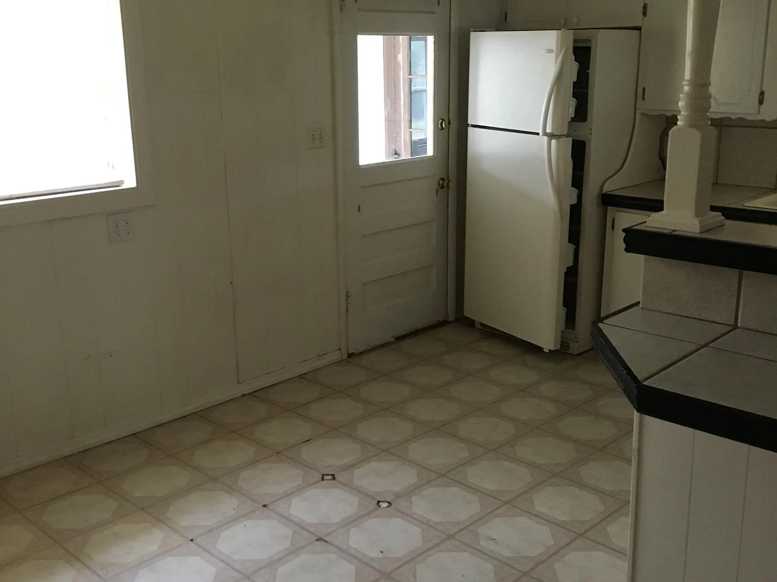 1812 W Ash Ave — Photo 3