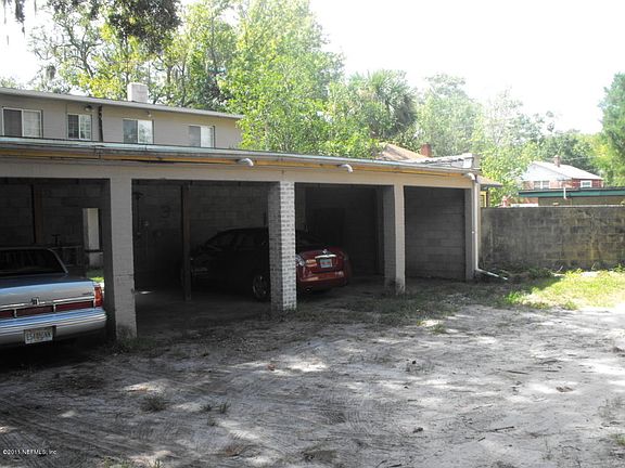 2nd image of 3637 Oak St APT 4