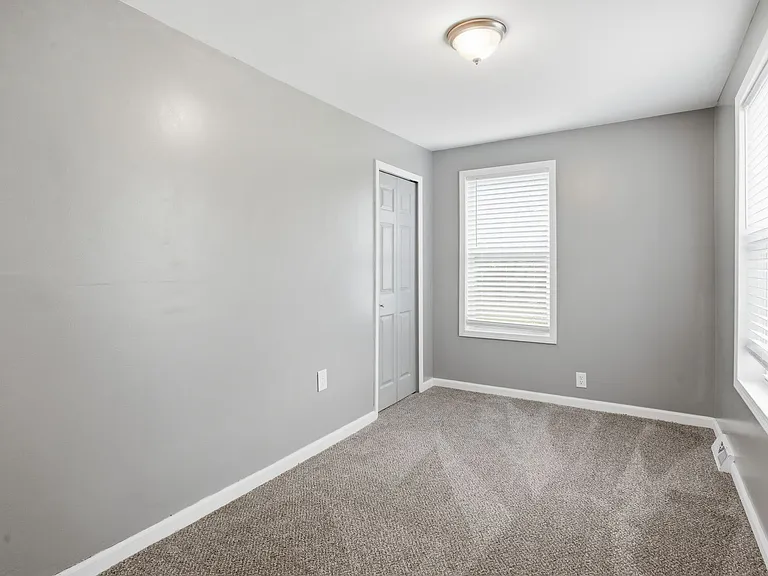 23060 Bernard St — Photo 14