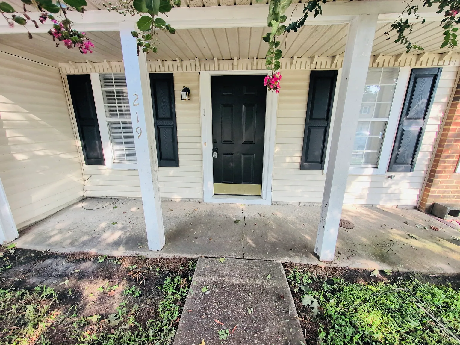 2 bed, 817 sqft, $1,500 — Photo 2