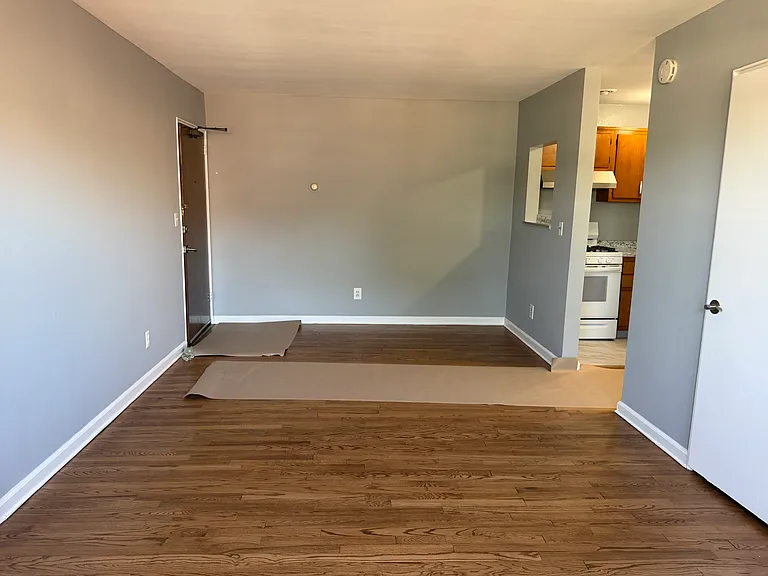 51 W Essex St #B — Photo 2