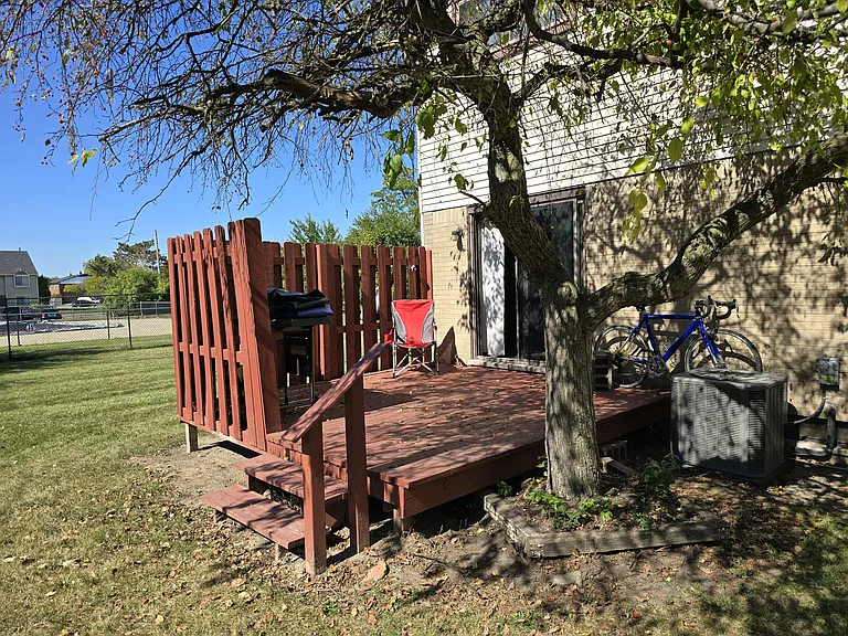 8643 Hickory Dr — Photo 17