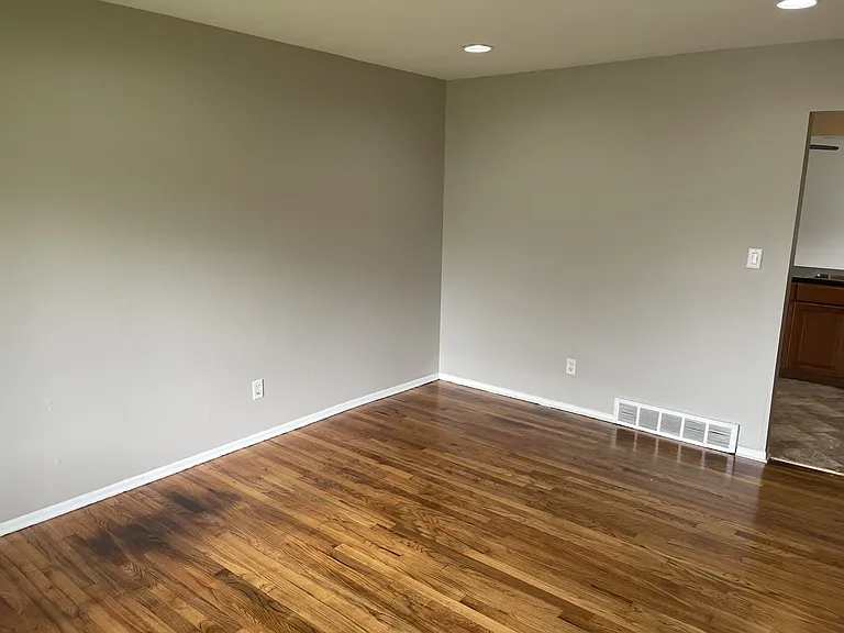 3318 W Jolly Rd — Photo 16