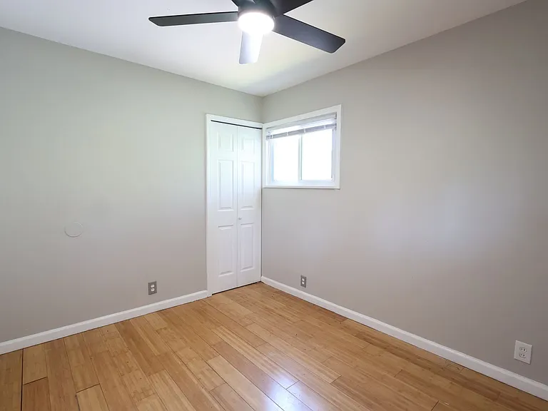 241 Grampian Rd — Photo 9