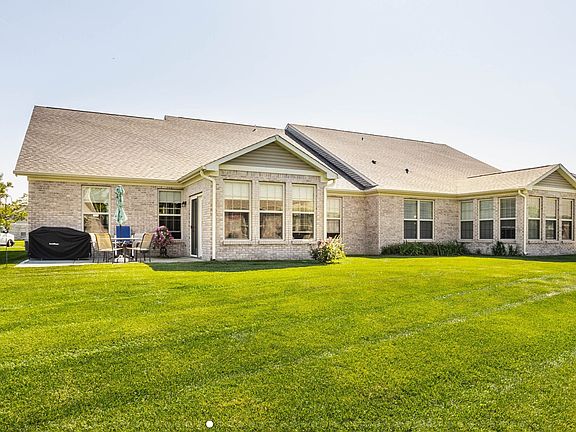 4th image of 1392 Redstone Dr