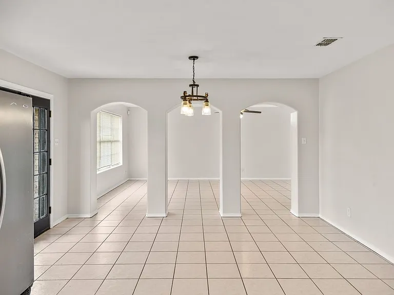 4416 Thunderbird Ave W — Photo 5