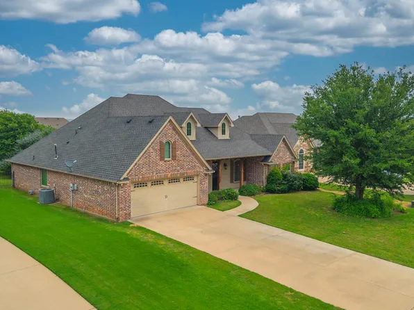 3541 Abes Landing Dr, Granbury, TX 76049
