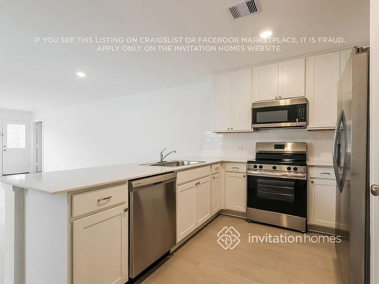 15290 Abella Dr — Photo 7
